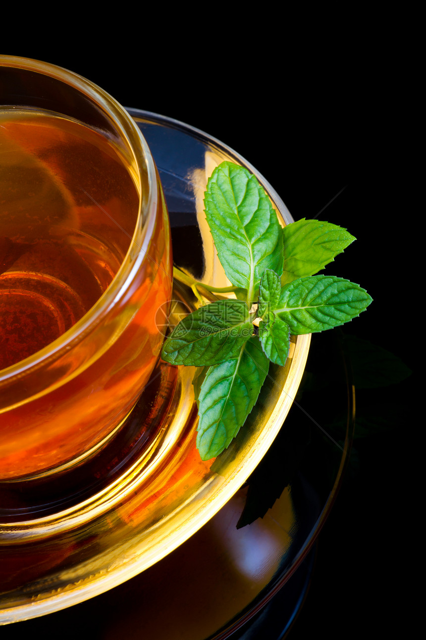 茶叶和薄荷香味液体商业黑色红色金子草药茶托玻璃文化图片