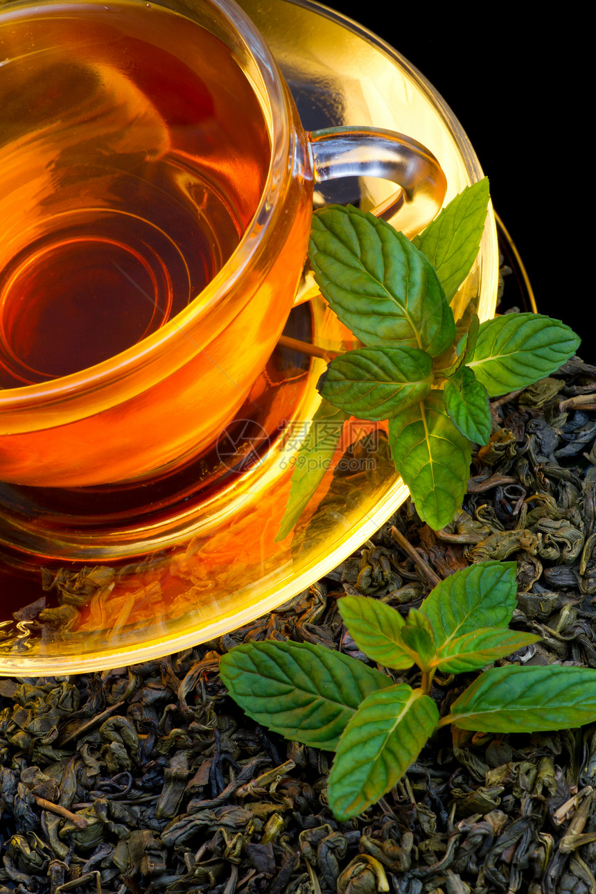 茶叶和薄荷商业香味绿色棕色咖啡杯红色金子草药茶托文化图片