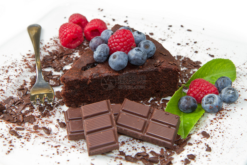 巧克力蛋糕 带鲜莓果美食玫瑰花馅饼烹饪奶油巧克力食物派对糕点甜点图片