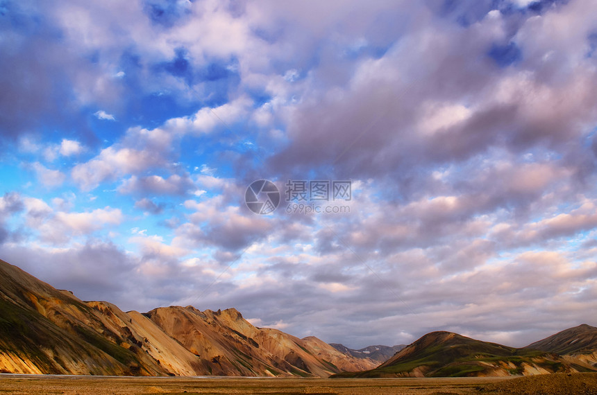 多彩山地景观 冰岛风景地热爬坡旅游石头土地地质学天空岩石火山图片