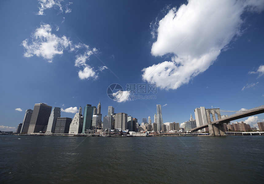 纽约市布鲁克林大桥的天线全景国家景观办公室城市港口反射天空建筑学码头图片