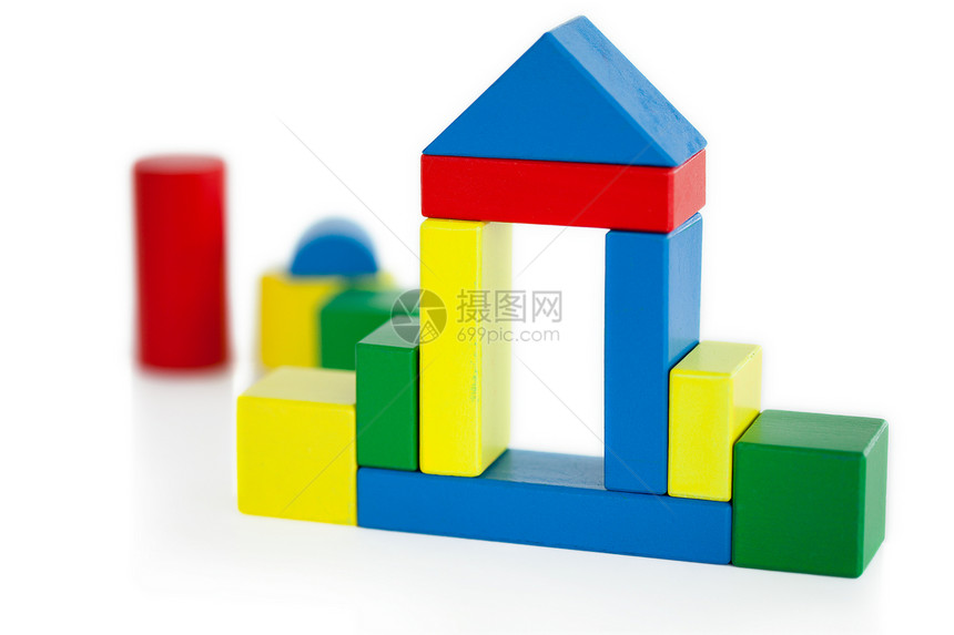 由木制玩具建造的房子童年村庄建设乐趣组装玩具木头白色图片