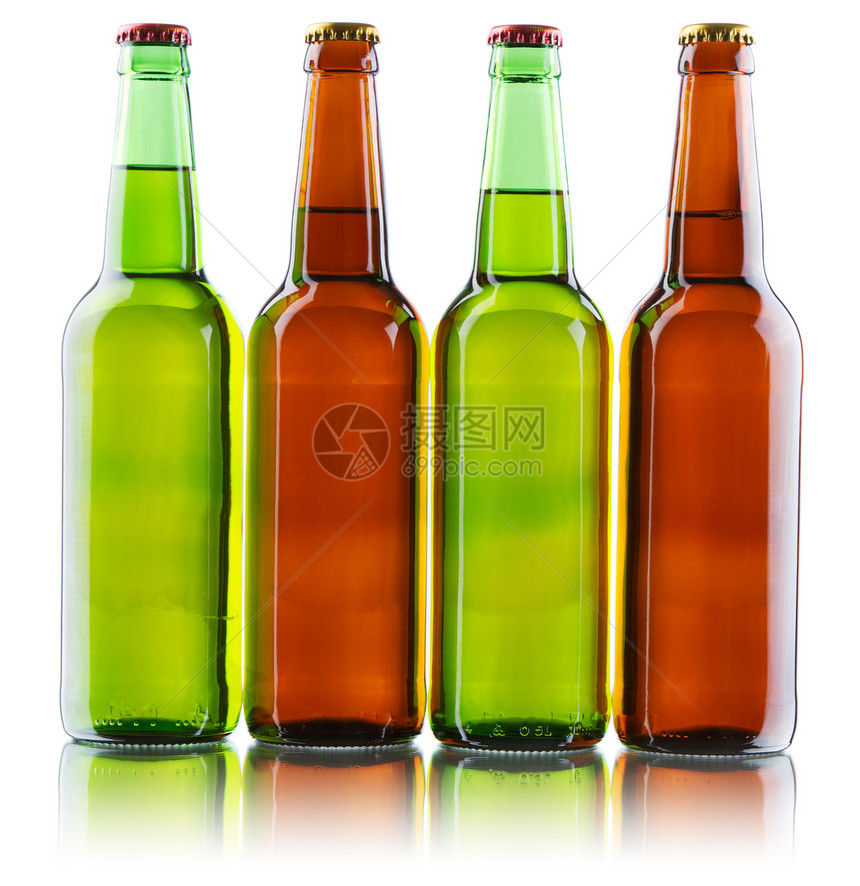 白底孤立于白底的啤酒瓶黄色绿色啤酒厂草稿棕色静物酒吧白色反射团体图片