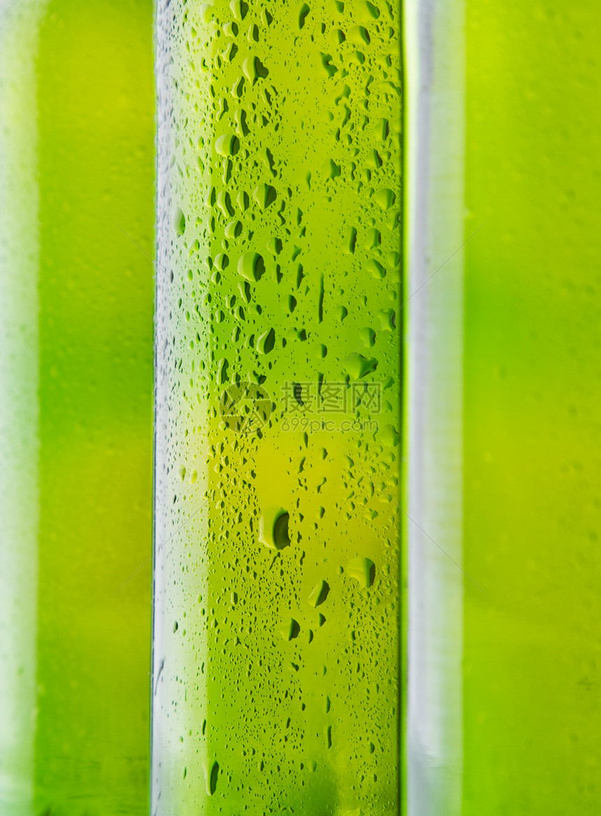啤酒瓶背景酒吧饮料液体酿造白色水滴静物瓶子绿色茶点图片