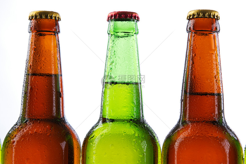 白底孤立于白底的啤酒瓶茶点黄色静物啤酒反射瓶子酿造团体玻璃草稿图片