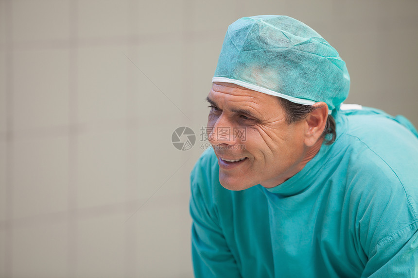 微笑外科医生图片