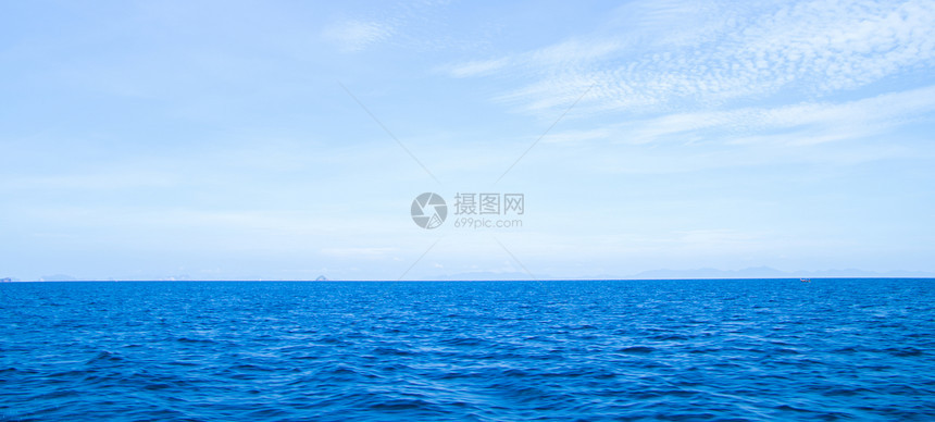 泰国海与完美天空地平线季节海景热带生态晴天海浪蓝色旅行天堂图片