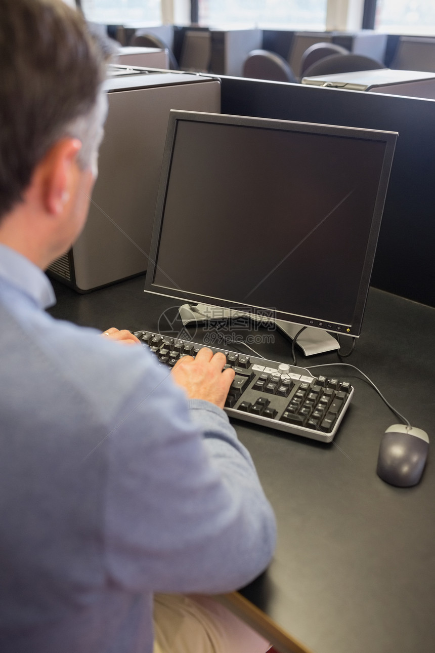 从事计算机工作的人老鼠互联网学生技术网络团队笔记本桌面屏幕房间图片