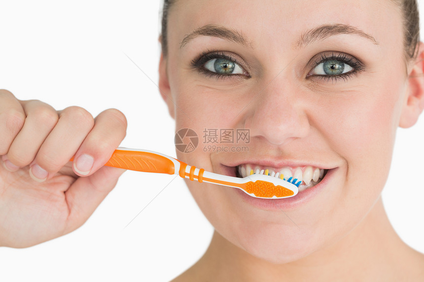 洗牙的快乐女人图片