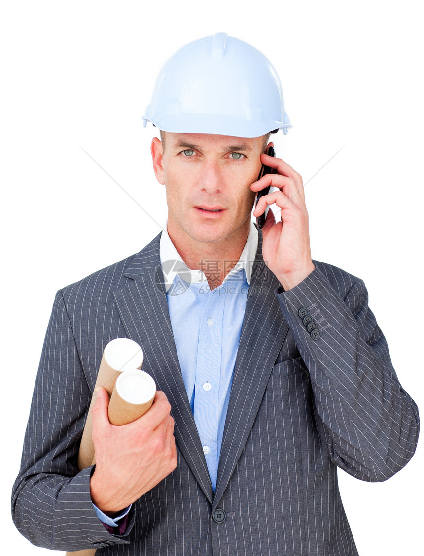 男性有压力的工程师在电话上说话图片
