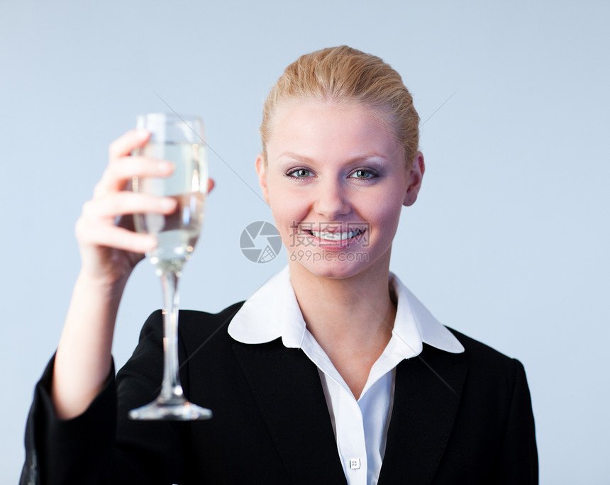 拥有香槟杯的女商家人士商业商务派对公司女孩工人幸福快乐玻璃图片