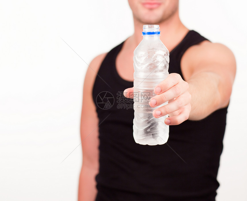 快乐运动运动员拿着水瓶腰部玻璃毛巾男人微笑二头肌训练身体生活力量图片