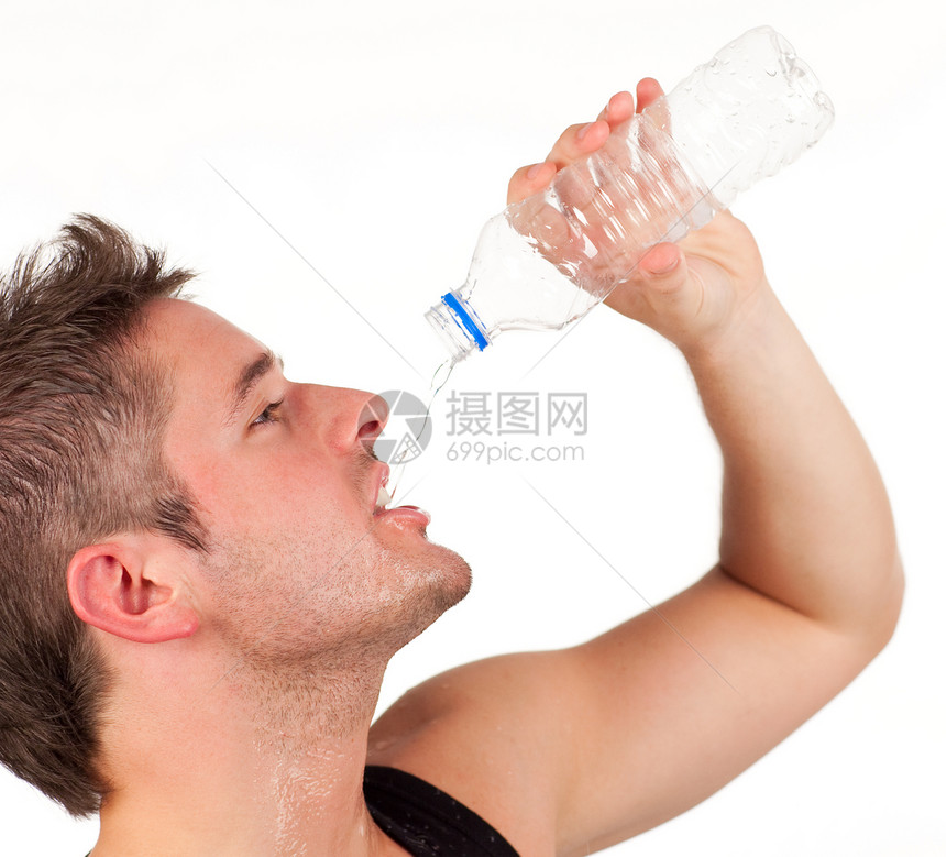 人经锻炼后饮用水白色身体活力肌肉健身房微笑工作男性皮肤男人图片
