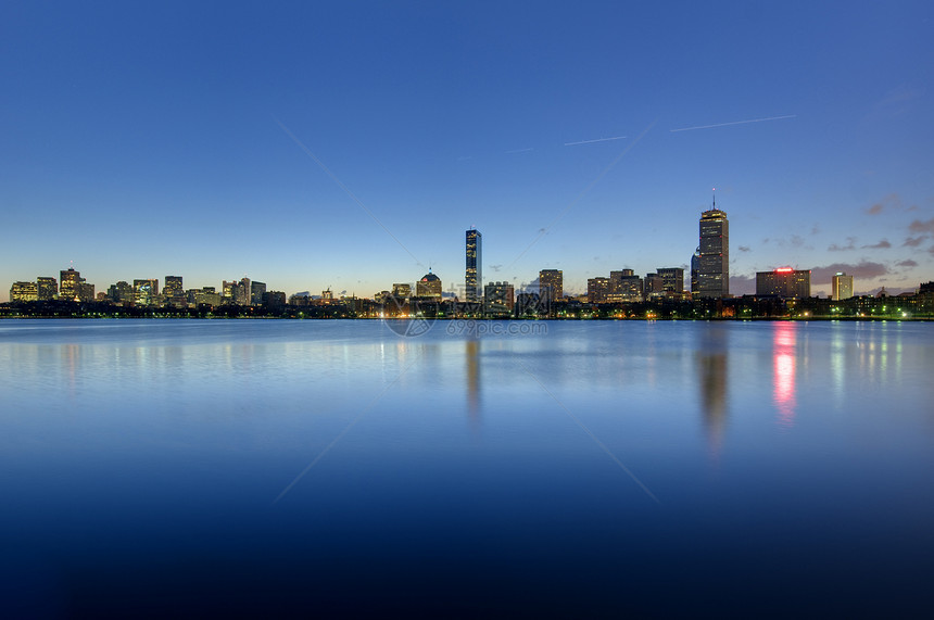 波士顿后海湾天线 天亮时看到旅行地标办公室景观蓝色摩天大楼天际全景反射建筑学图片