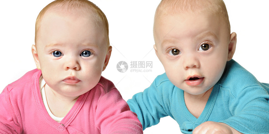 6个月的双胞兄妹乐趣幸福眼睛儿科生长女儿喜悦姐姐生活双胞胎图片
