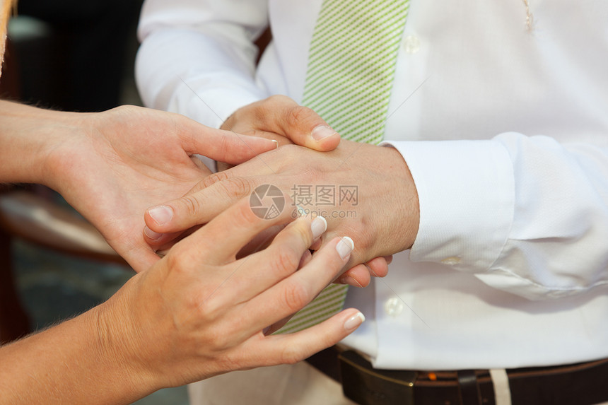 结婚仪式拇指美甲指甲庆典婚礼新人面纱妻子戒指女性图片