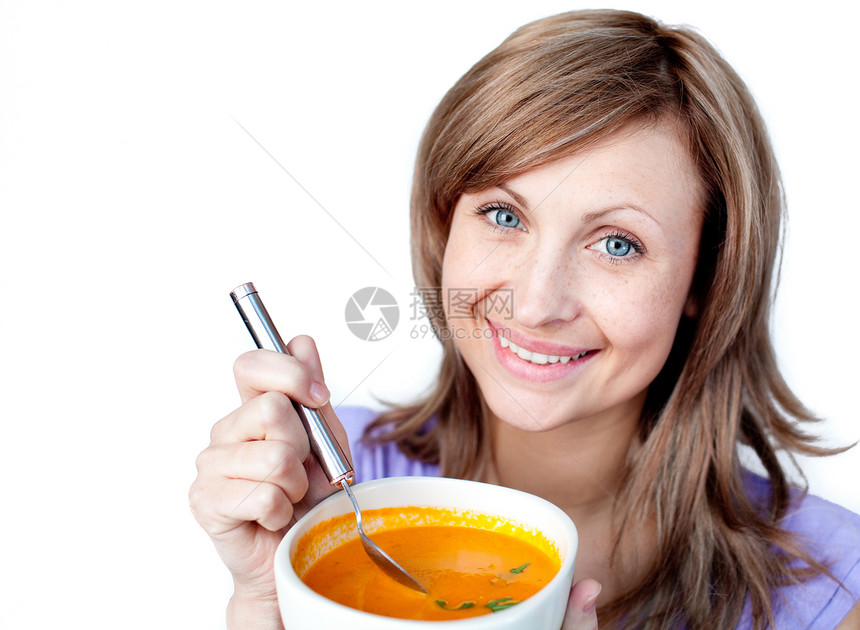 带着汤碗的快乐女人图片