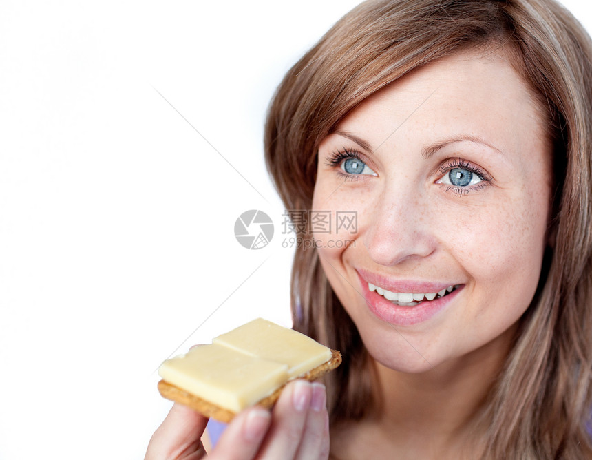 开心的女人吃奶酪饼干的乳酪图片