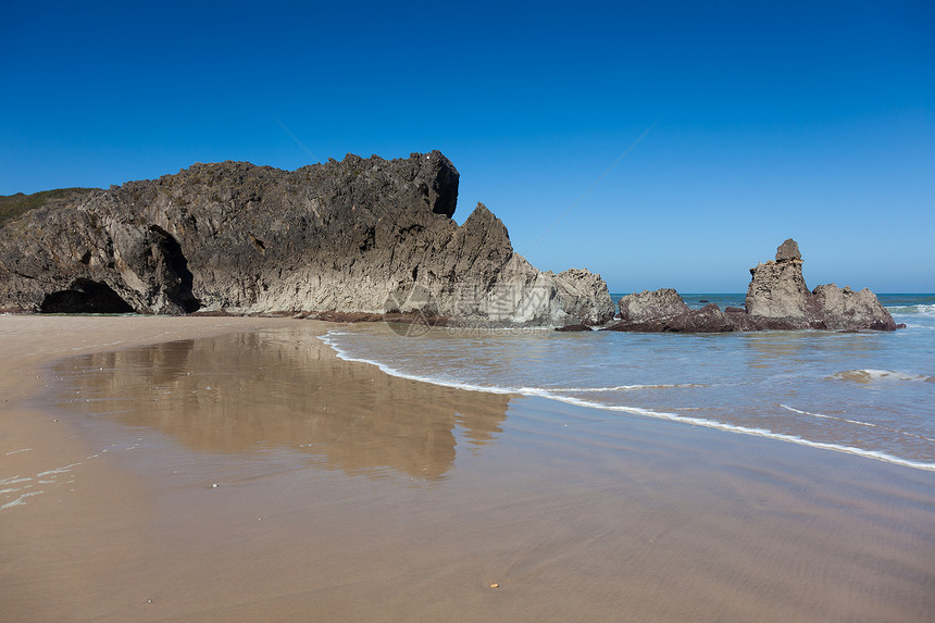 圣安托林海滩 西班牙阿斯图里亚斯 Llanes晴天石头校长海岸岩石布里科海滩图片