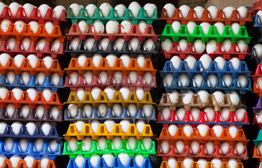 以彩色的蛋箱形式图片