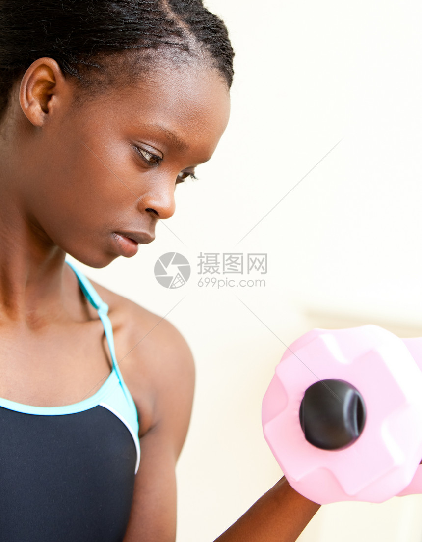 健身妇女女士重量时间肌肉耐力快乐训练练习微笑运动图片