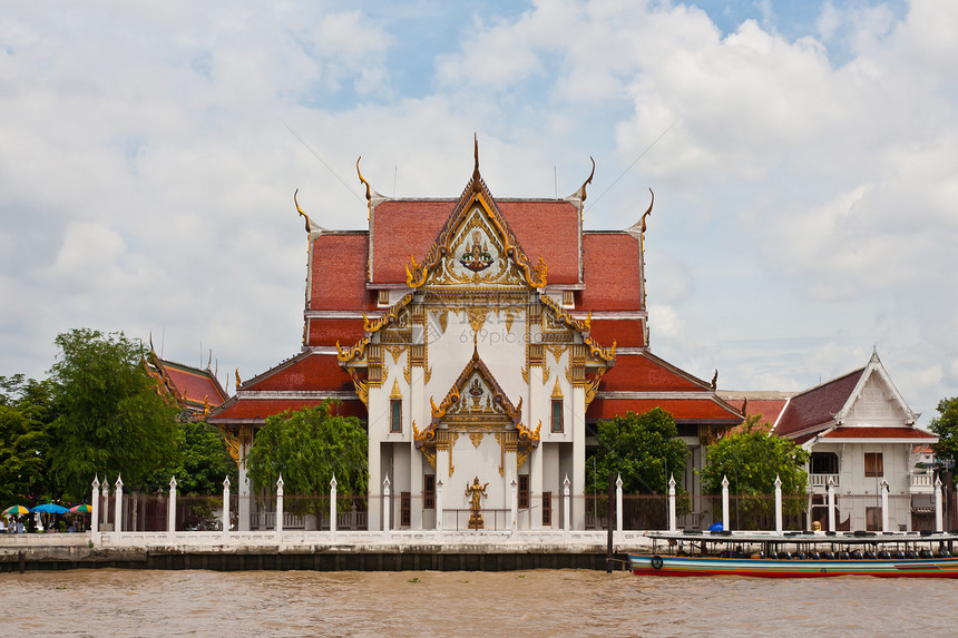 河岸泰国寺庙图片