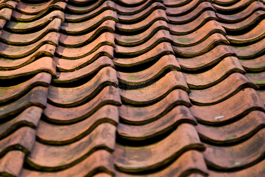 屋顶瓷砖土地建筑陶瓷瓦片红色海浪屋顶盖材料图片