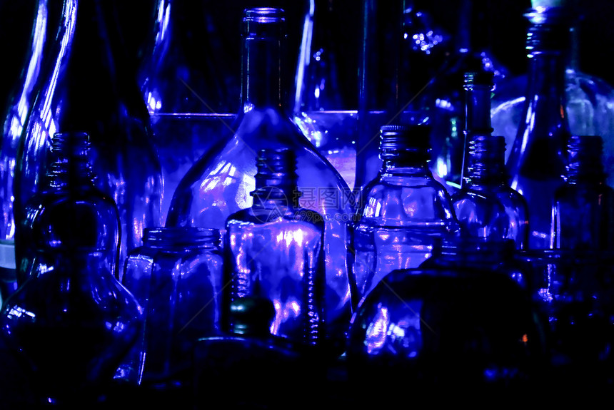 蓝瓶钴蓝色船只透明度瓶子花瓶血管静物玻璃小瓶饮料图片