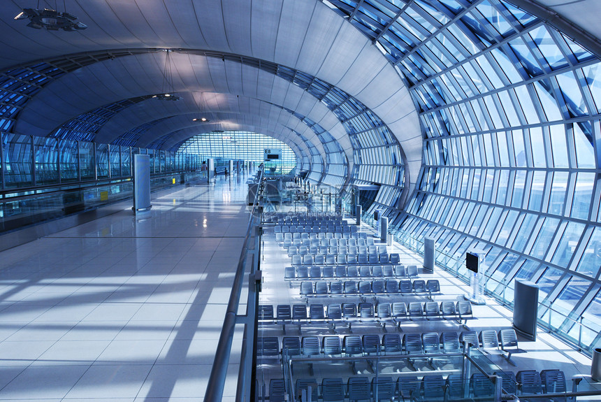 机场休息室国际车站旅行大堂椅子飞机运输玻璃窗户房间图片