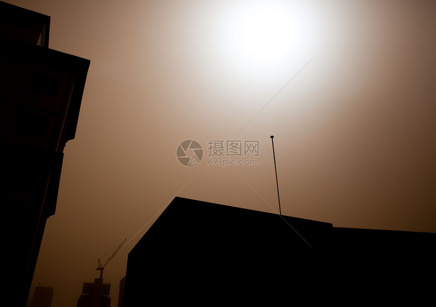 红色沙尘暴艺术景观太阳灰尘风暴建筑物港口天气封锁城市图片