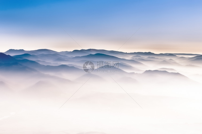Misty山丘景观详细视图图片