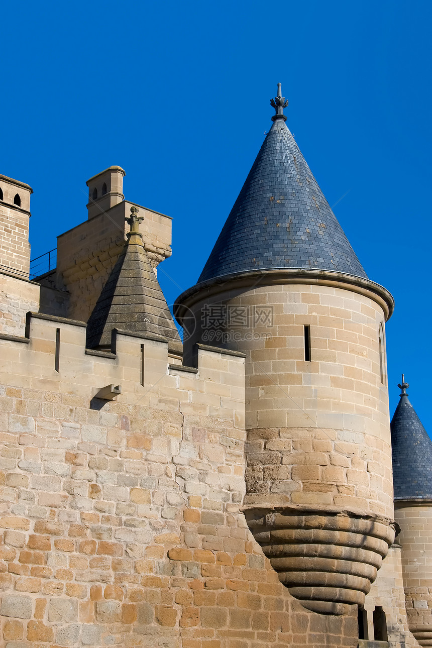 西班牙纳瓦拉奥利特城堡晴天历史性建筑学旅行防御精英旅游墙壁石头历史图片