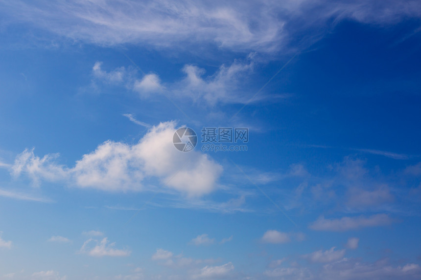 蓝天 有云彩背景天气场景天蓝色太阳天空气候蓝色阳光晴天气氛图片