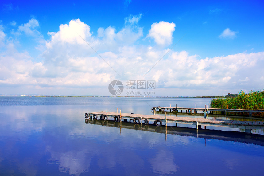 巴伦西亚El Saler的Albufera湖海岸反射天空码头湿地蓝色地标假期港口旅行图片