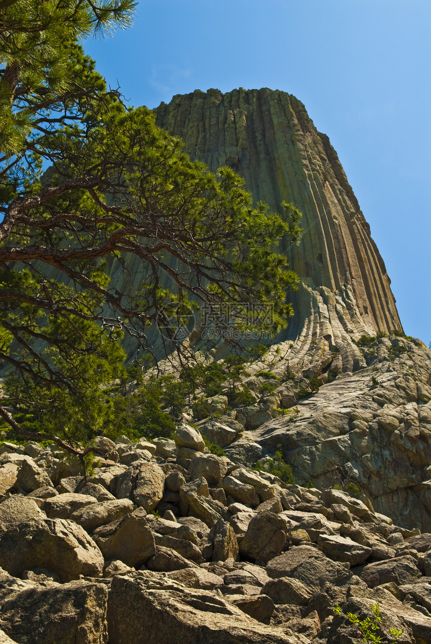魔鬼塔纪念碑巨石岩石蓝色火山国家旅游花岗岩天空风景图片