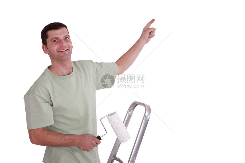 油漆画家头发滚筒微笑房间白色男人装潢师男性工作梯子图片