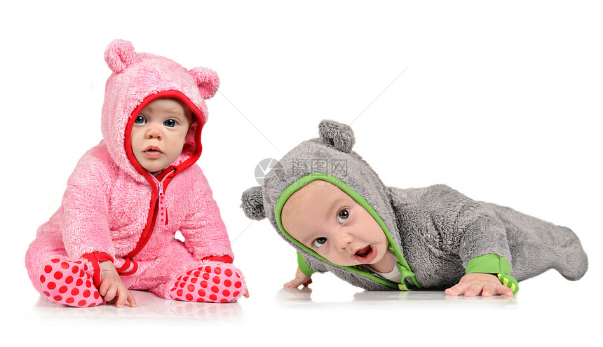 6个月大的双胞兄妹穿白衣婴儿儿科女性眼睛姐姐乐趣兄弟女儿皮肤双胞胎图片