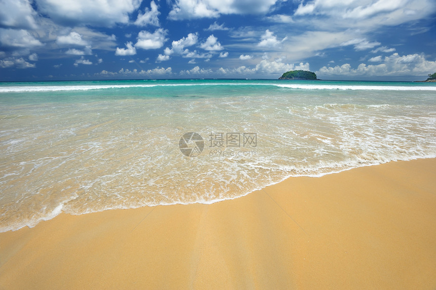 海滩地平线天空海浪假期边缘黄色热带游客风景海洋图片