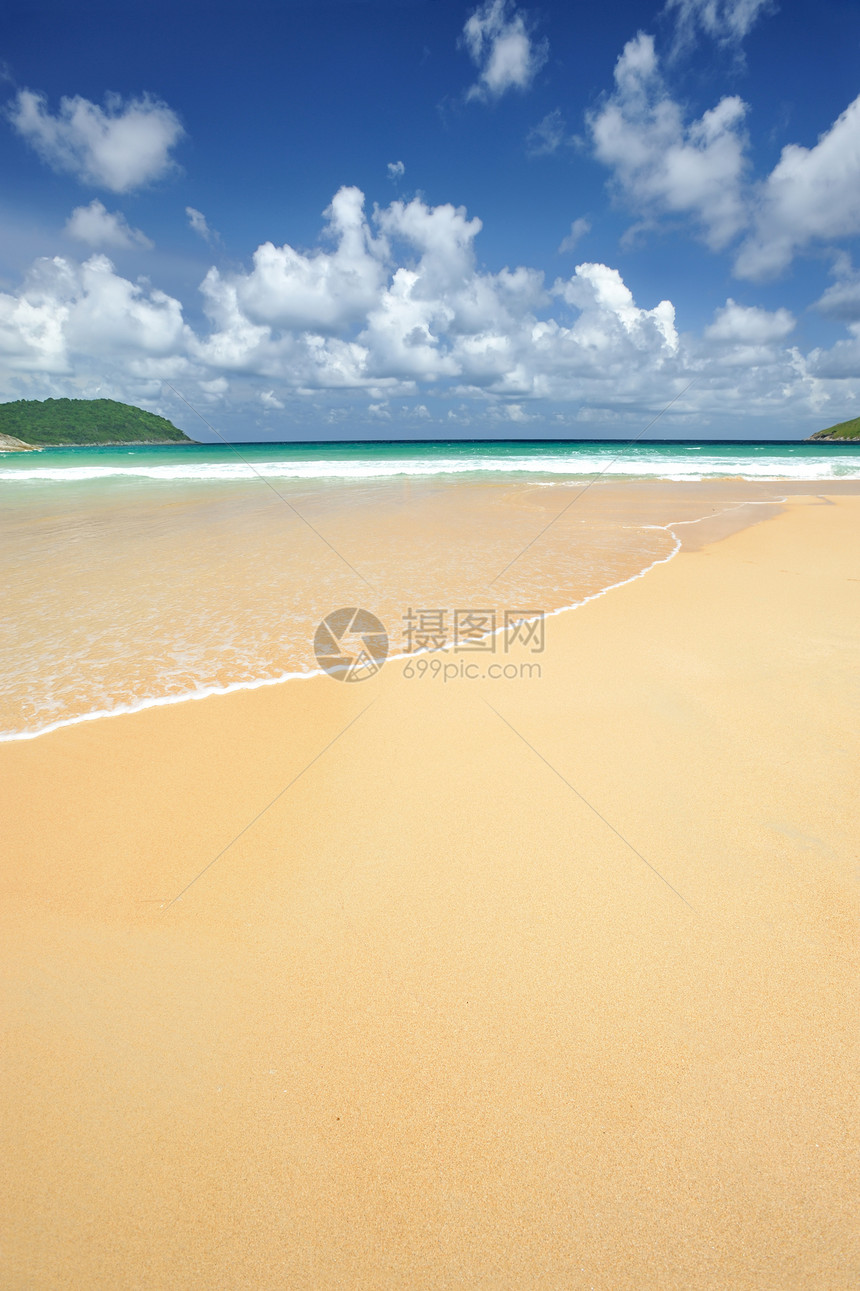 海滩地平线天空海岸线海浪黄色旅行游客热带蓝色海景图片