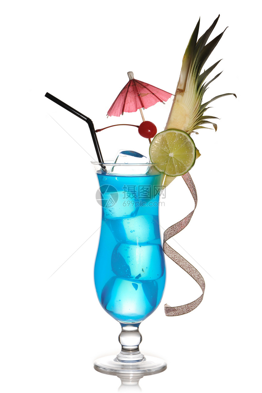 蓝库拉卡鸡尾酒苏打糖浆蓝色热带酒精反射玻璃白色食物菠萝图片