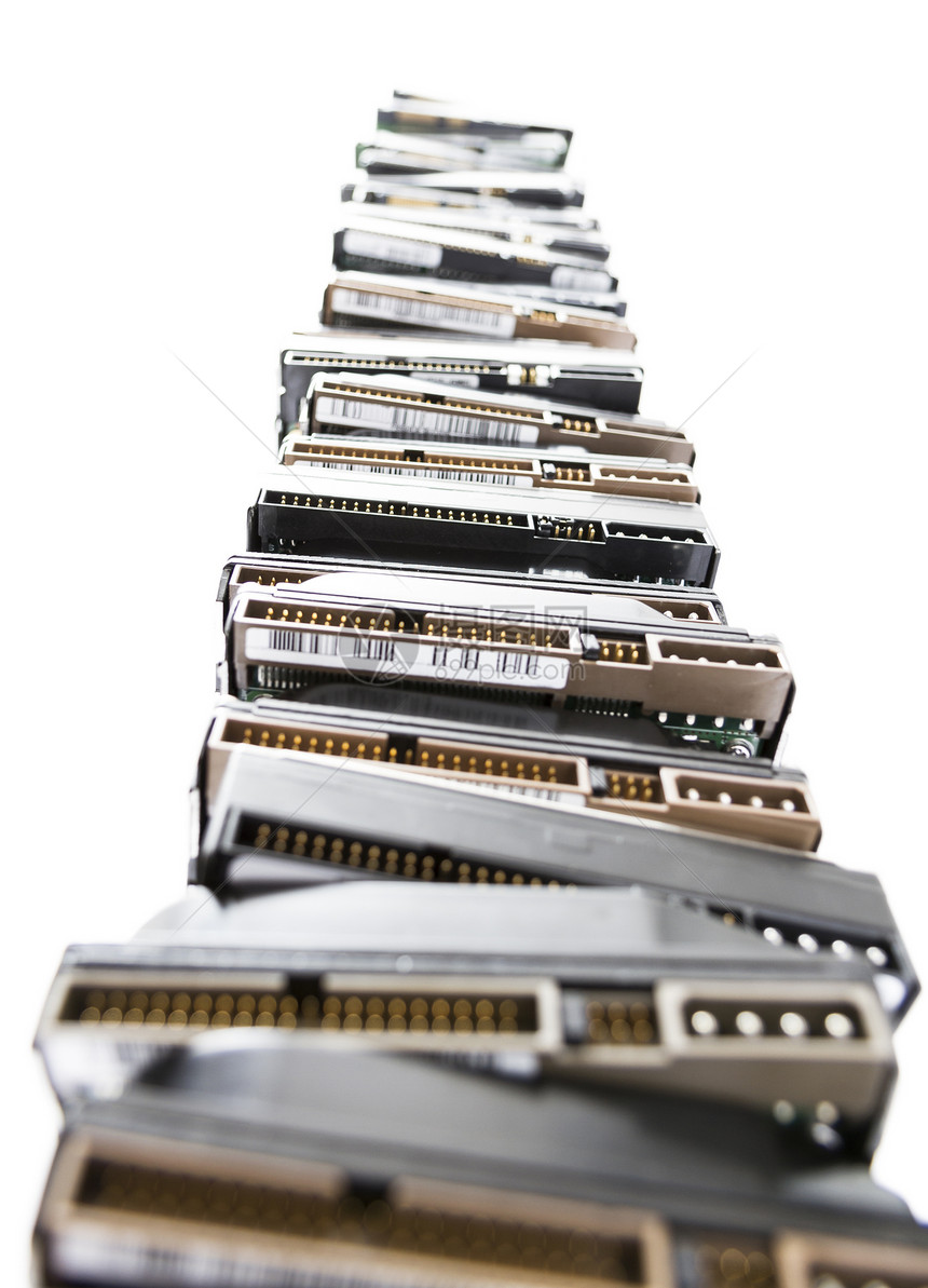 高堆用过的硬盘驱动器电子电路计算机电子产品部分内存技术磁盘电脑白色信息图片