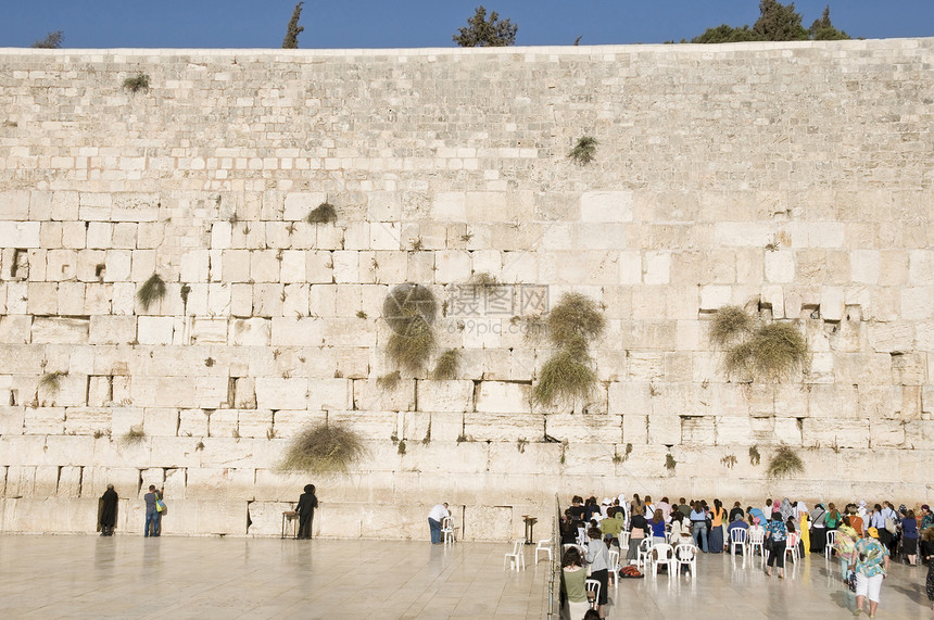 耶路撒冷墙附近的祈祷和游客银行圣经宗教旅行石头历史上帝运气寺庙文化图片