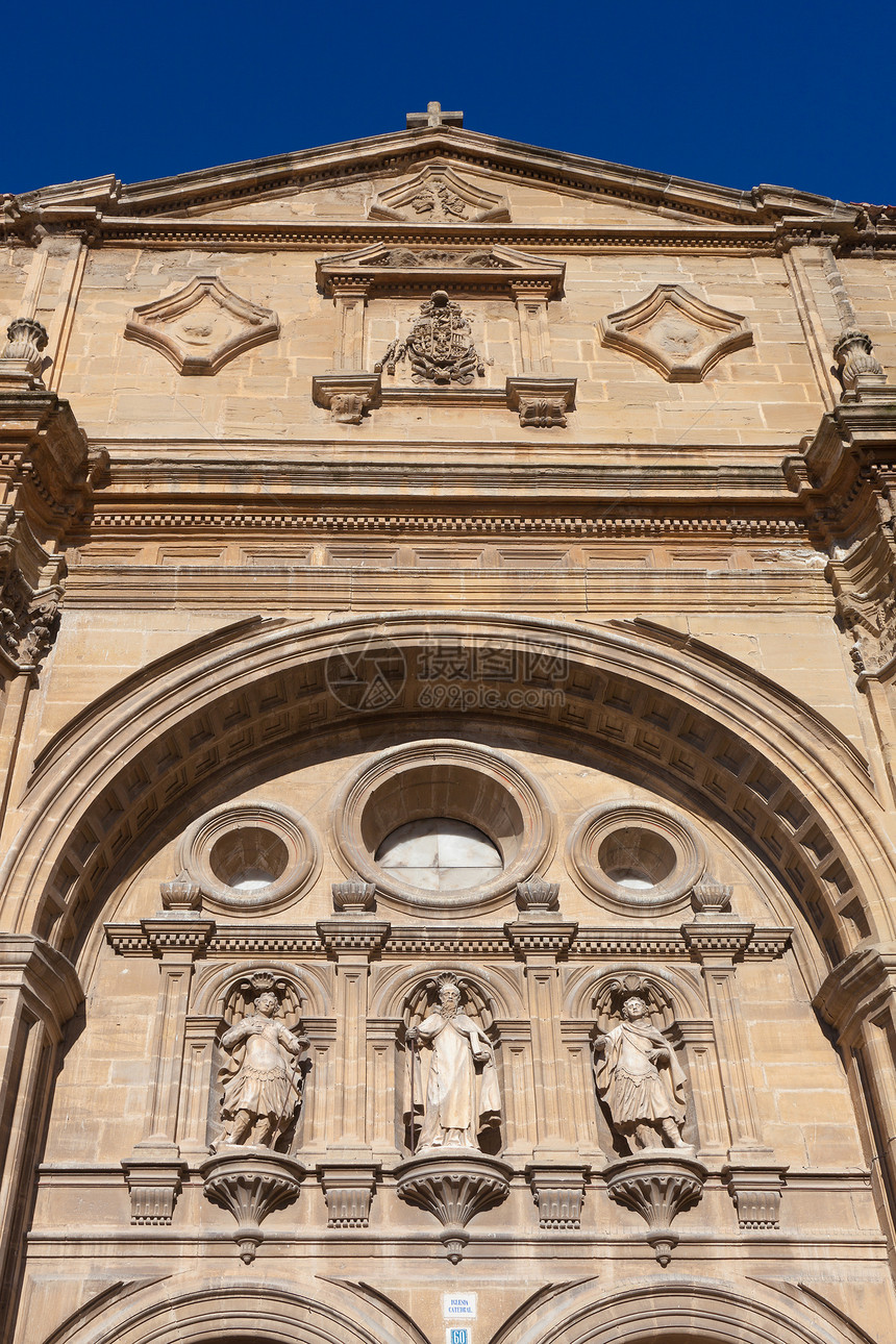 圣多明多德拉卡尔扎达教堂 西班牙拉里奥哈旅游游客石头历史遗产入口太阳钟声旅行宗教图片