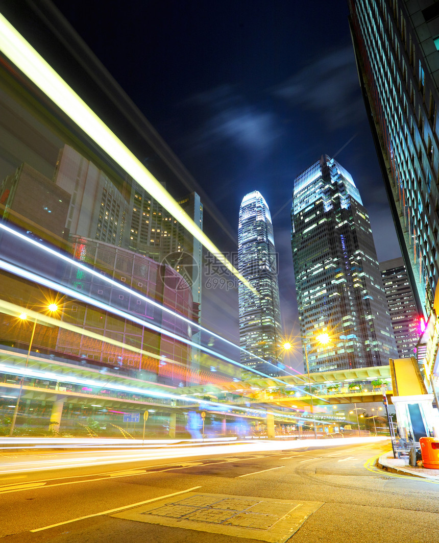 带车灯的香港夜景旅游金融天空办公室蓝色场景中心建筑汽车摩天大楼图片