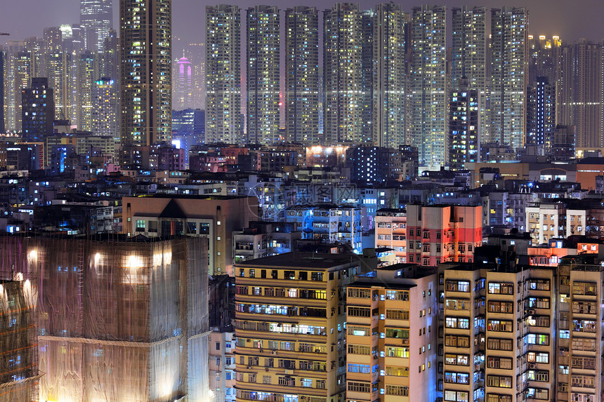 夜间在香港的公寓楼大楼财产窗户晴天房子高楼建筑百叶窗抵押不动产住房图片