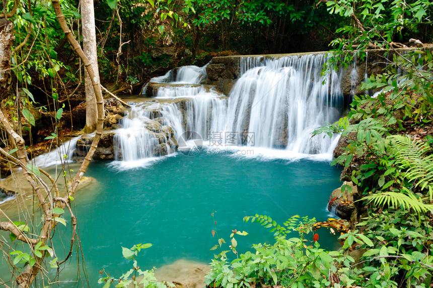 泰国省国家公园瀑布公园瀑布木头岩石森林运动丛林美丽国家热带图片