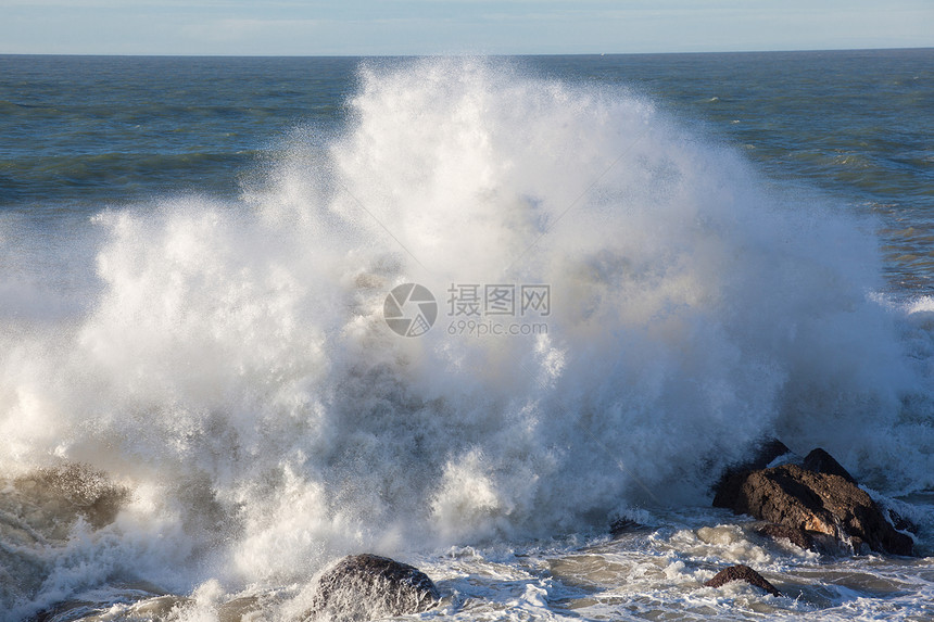 法国阿quitaine的比亚里兹海海洋海岸石头波浪沿海岩石图片