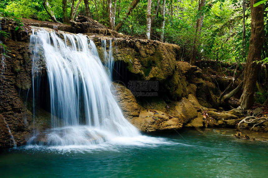 泰国省国家公园瀑布小溪公园岩石丛林植物美丽木头测量瀑布国家图片