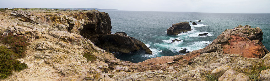 美丽的萨格雷斯海岸线蓝色旅游植被风景海洋波浪悬崖旅行白色多云图片