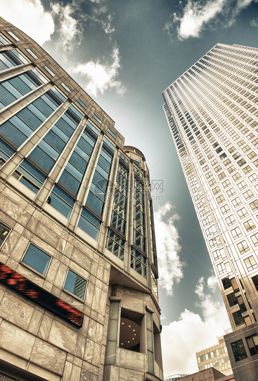 加那利码头办公大楼和天梯楼 财务混乱小狗玻璃总部反射天空金融市中心建筑物场景摩天大楼图片
